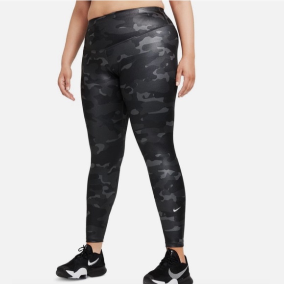 NIKE Dri-FIT One Plus Size Mid-Rise Camo-Print Leggings DJ6656-070 2X-3X NWT $70 - Picture 1 of 2